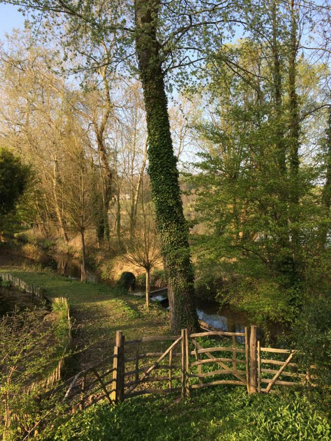 Le Jardin Des Sources Bed & Breakfast La Hulpe Exterior photo
