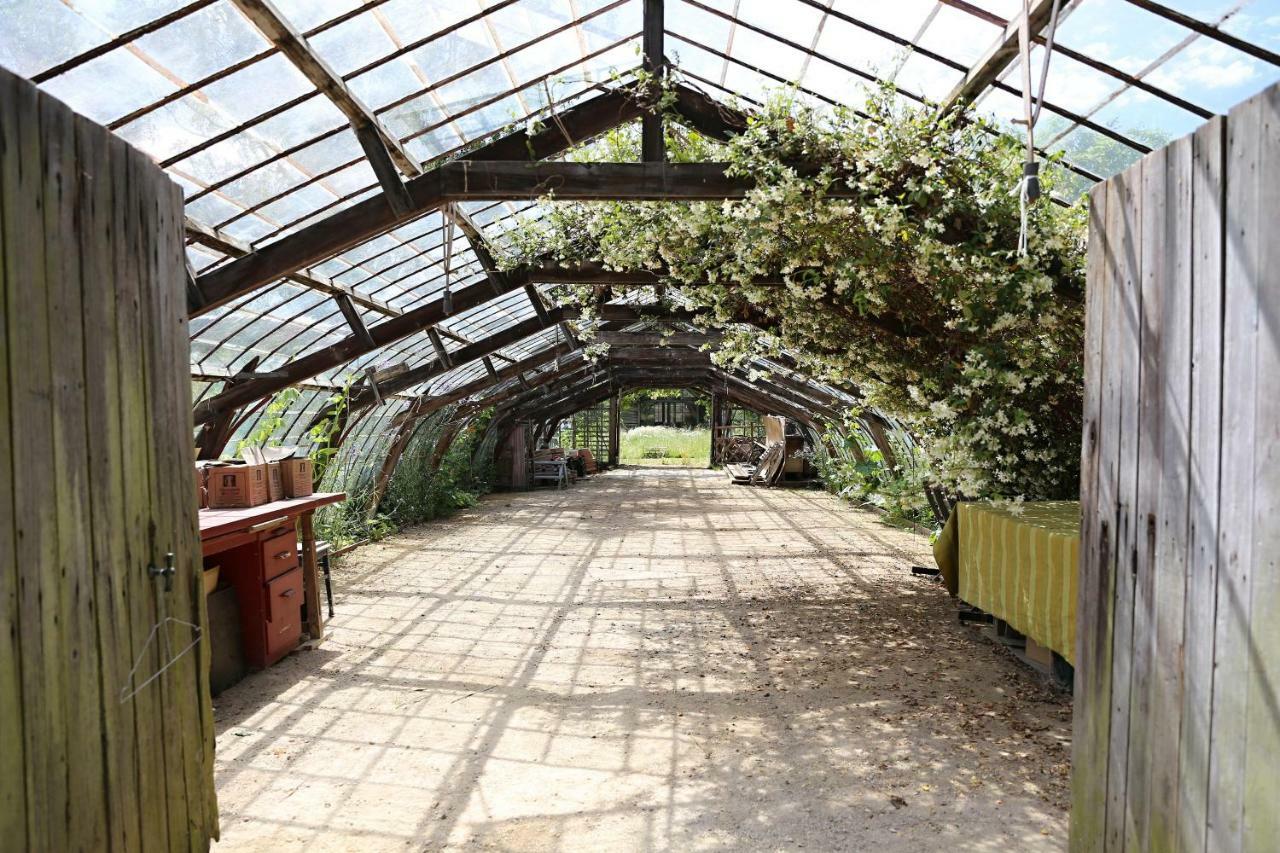 Le Jardin Des Sources Bed & Breakfast La Hulpe Exterior photo